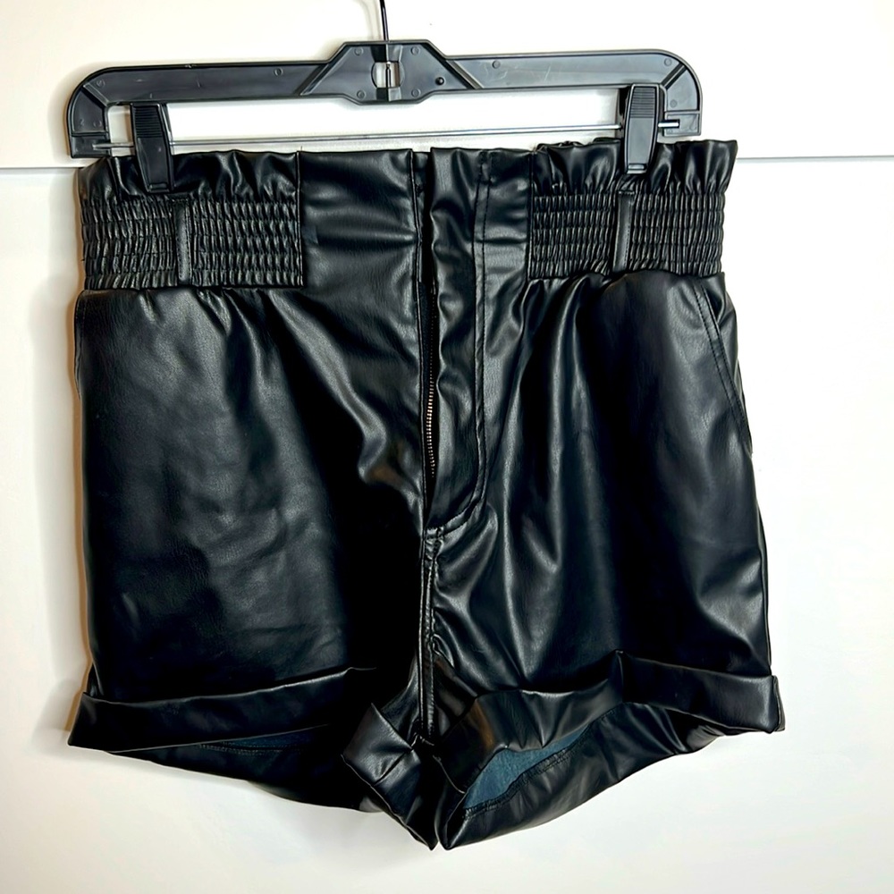 Superdown Faux Leather high-wasted paper bag Shorts with Belt Tie - Picture 3 of 6